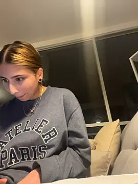 Ameellie live cam on StripChat