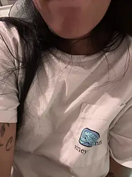 MARYADSUARD live cam on StripChat