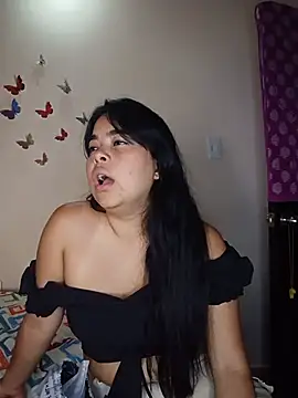 MiiaHott_W live cam on StripChat