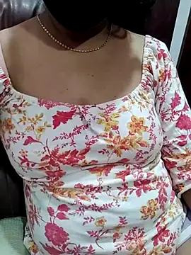 Anuhot190 live cam on StripChat