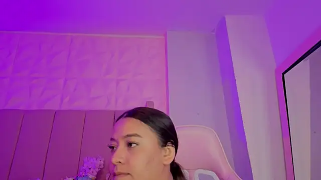 MollyBigBoobs12 webcam