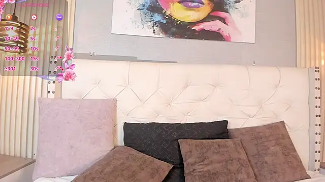 sue__stark live cam on StripChat