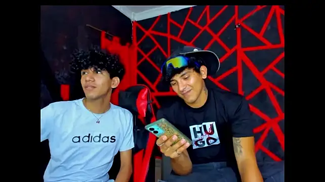 FRIENDS_LATINOS webcam