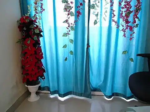 Naughtyy_Ranii01 webcam