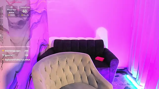 SelenaRogerss webcam