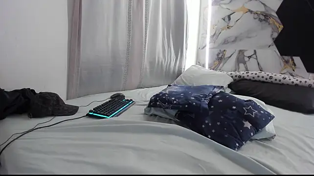 Goldendesirexx__ webcam