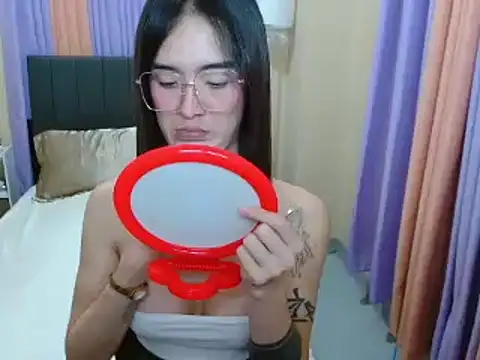 XxTsUncutAskaxX webcam