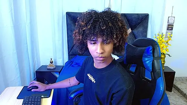 angelll18_ webcam