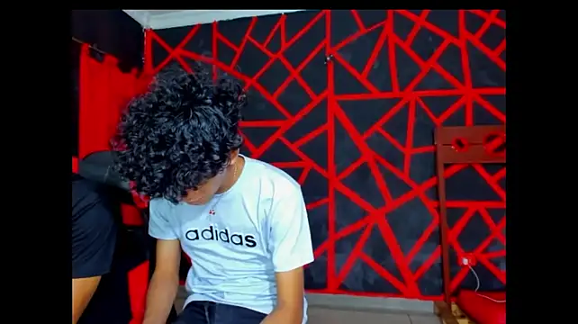 FRIENDS_LATINOS webcam
