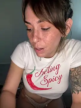 MommyGambit Live Webcam on Stripchat