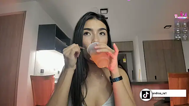 Alexandra_ra webcam