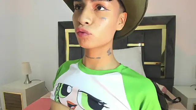 Exotic__April webcam
