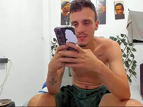 Latins_Boss webcam