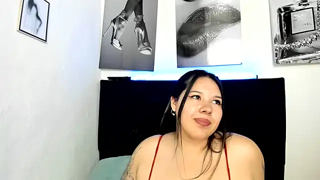 LinaBrowm webcam