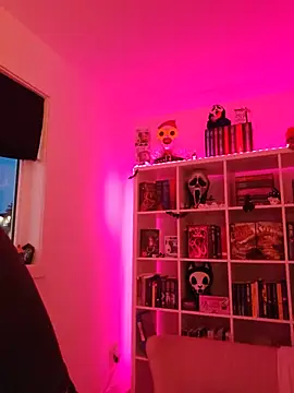 LilyOrion webcam