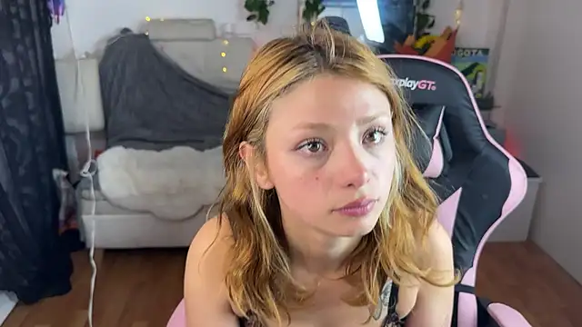 ari_kat webcam