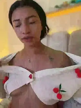 CocoaGigiMuse live cam on StripChat