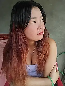 lylylove live cam on StripChat