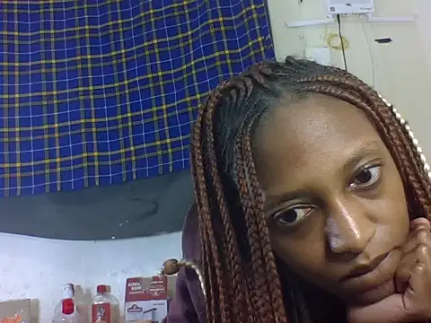 yummyqueenk live cam on StripChat
