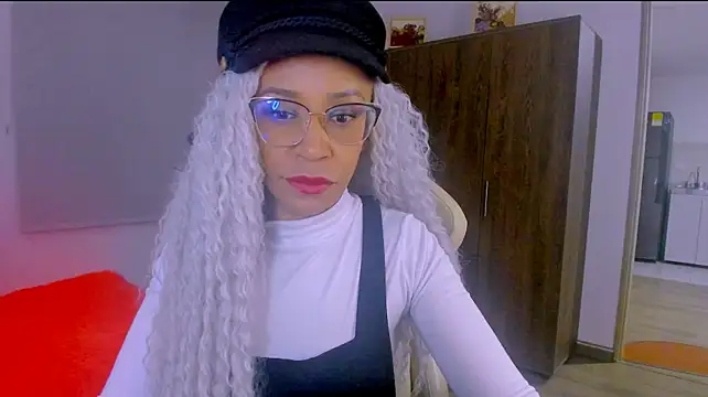 ScarlettMalbec live cam on StripChat