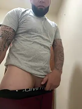 crazybarber69 (M young) - Hard dick here in the barber💈