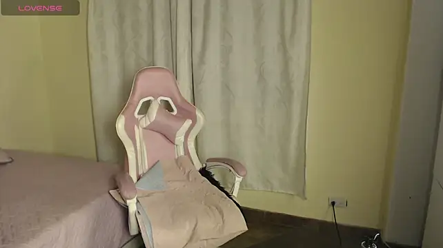 AyameFoxy live cam on StripChat