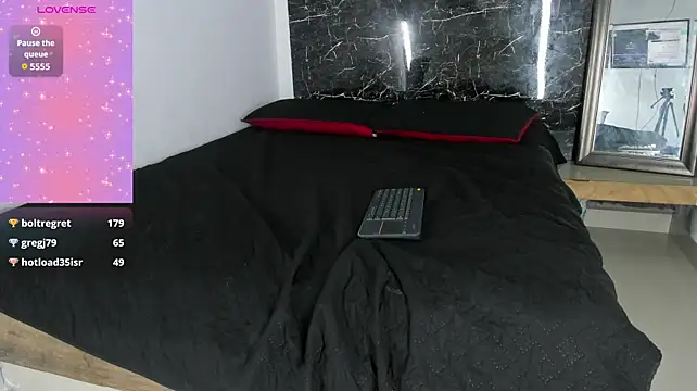zoel-amber1 live cam on StripChat