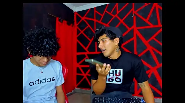 FRIENDS_LATINOS webcam