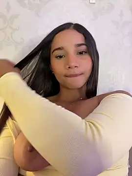 AlessiaVallmont webcam