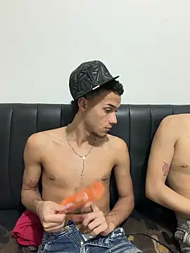 friends_lust_latin webcam