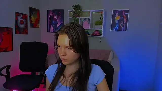 caroline_honeyy webcam
