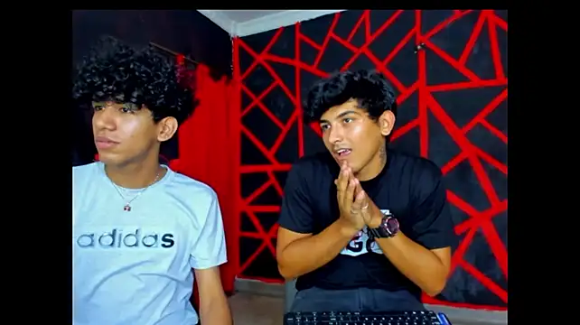 FRIENDS_LATINOS webcam