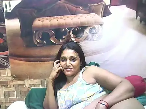 IndianSexyLady20 live cam on StripChat