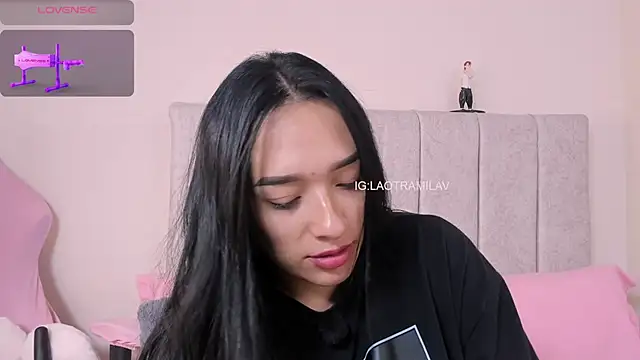 MilaVelour webcam