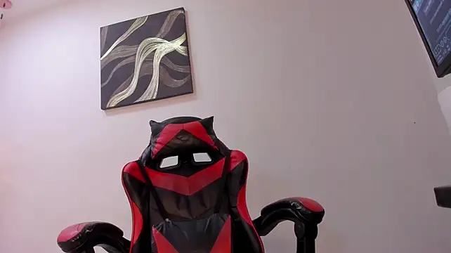 AmelieCrow webcam