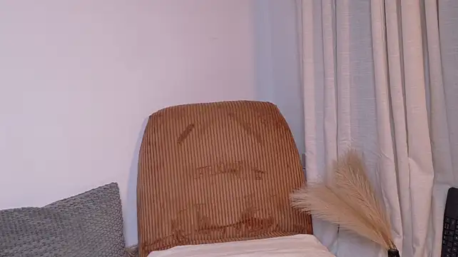 CamiRosse18 live cam on StripChat