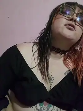 Latina_Curvy2 webcam