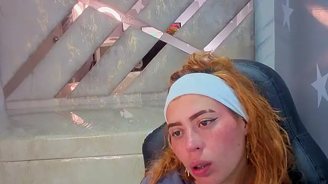 amara_bell_t webcam