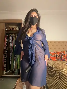 Hot-Queen-sarah