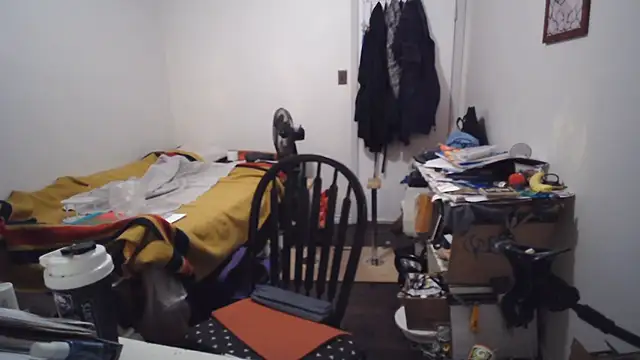 JohnnyMoves live sex cam