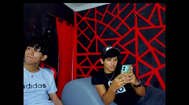 FRIENDS_LATINOS webcam