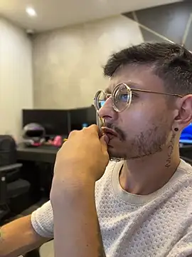 andrewlopezz (M young) - jerk off  in the office (dress)