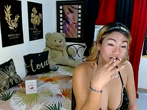 UrhotGoddess webcam