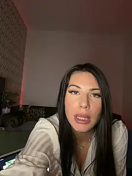 ItsNina_'s live cam