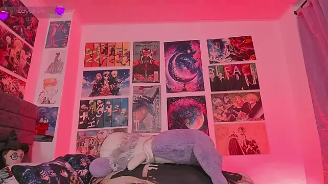 MissCurvyTop webcam