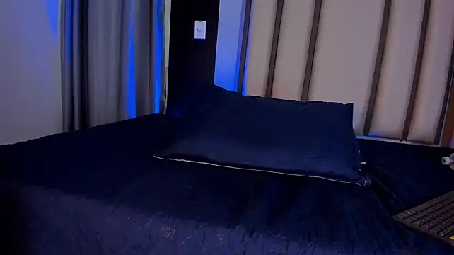 Luca_noir webcam