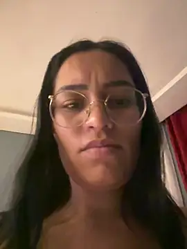 saffadinhaa live cam on StripChat