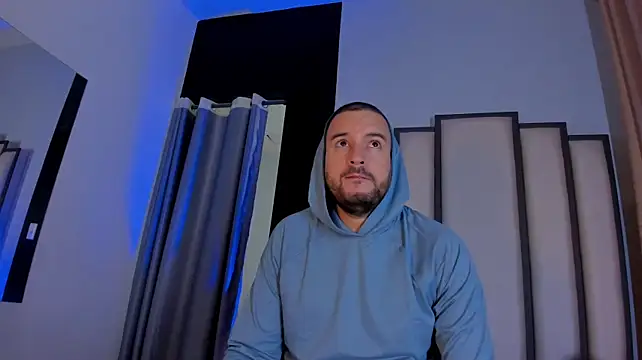Luca_noir webcam
