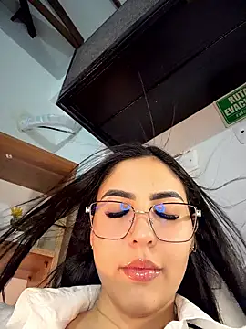 i_am_sophie_ (Ask my age) - Legs up ! Fingers inside pussy