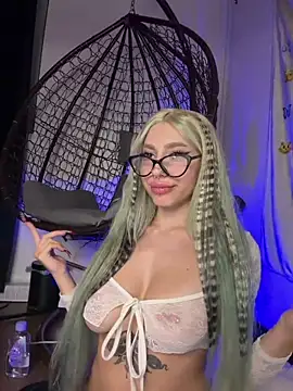 AriaVoss live cam on StripChat